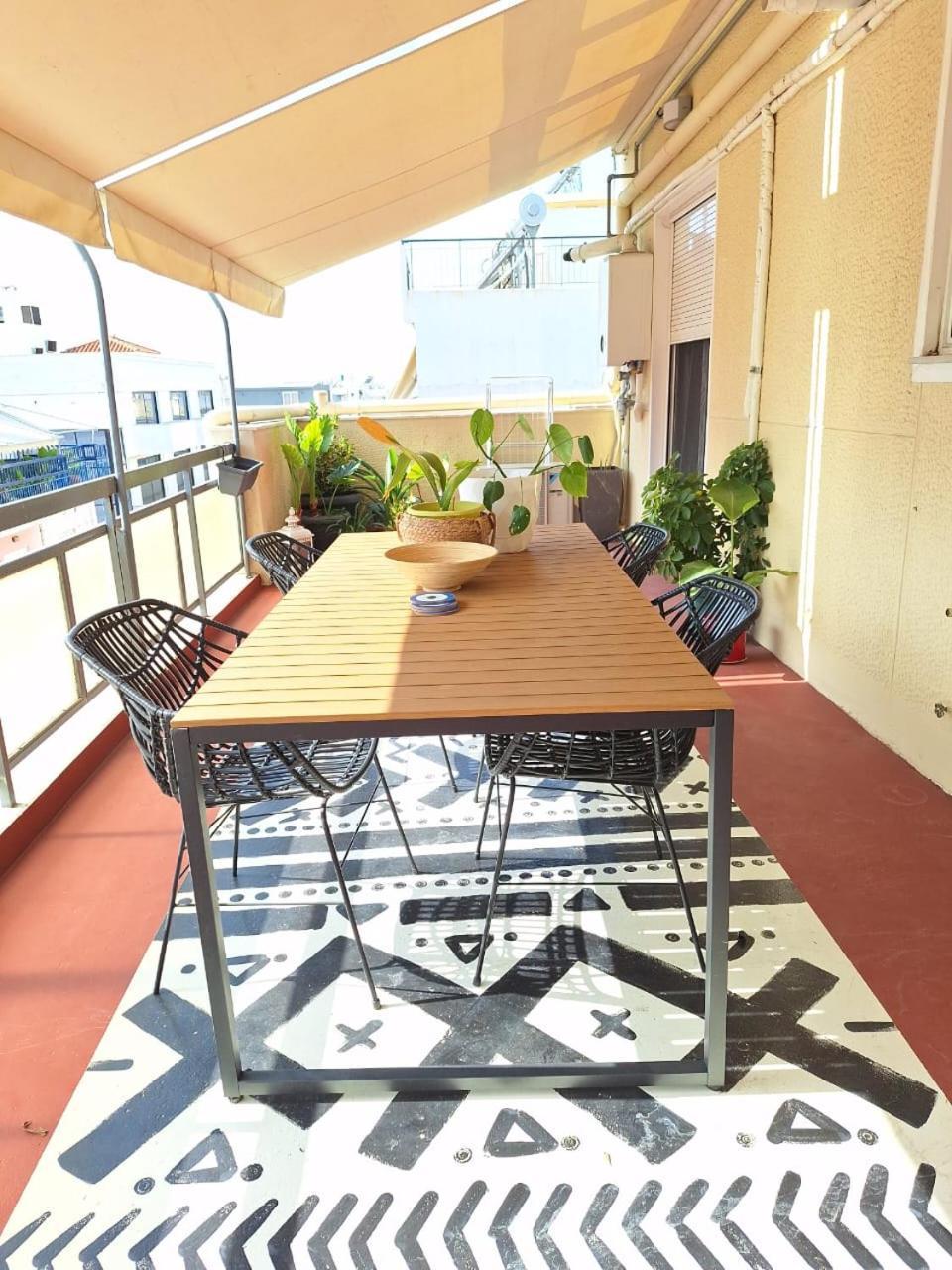 Large 1 Bedroom Penthouse With Large Terrace Athens Exterior photo