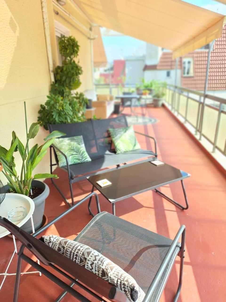 Large 1 Bedroom Penthouse With Large Terrace Athens Exterior photo